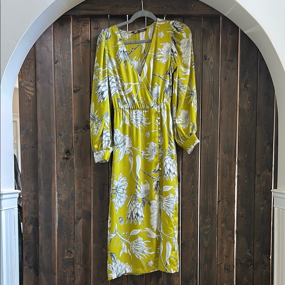 Zara floral Green/Yellow midi silk-like dress